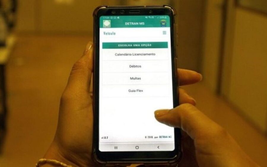 Sem expediente no feriado da Proclamação da República, serviços públicos estão na palma da mão