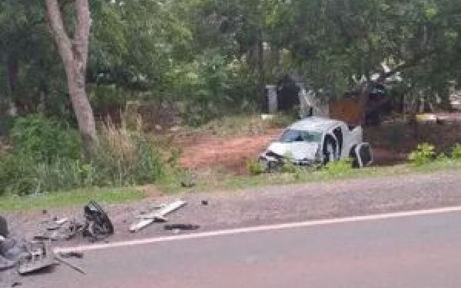 Mulher e criança são arremessadas de camionete após colisão com carreta