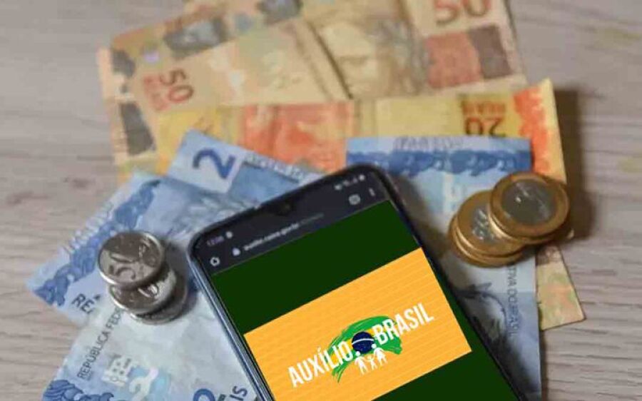 Auxílio Brasil: pagamentos começam na quarta-feira; veja calendário e como receber benefício