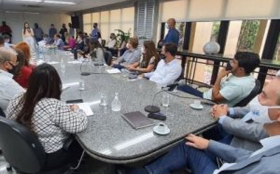 Deputados se empenham na discussão de projetos que beneficiam servidores estaduais