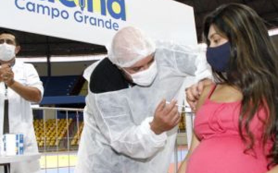 MS chega a 99% da população adulta vacinada ao menos com a primeira dose