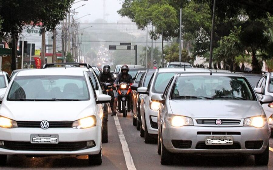Governador sanciona lei que prevê isenção de IPVA para veículos com mais de 15 anos