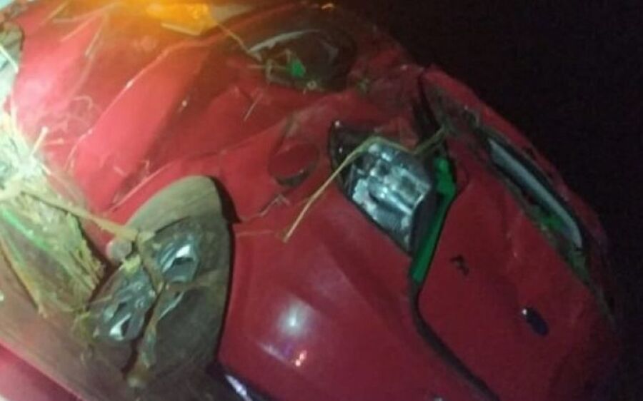 Traficante tenta atropelar PRF na BR-163, capota carro e abandona carga de maconha