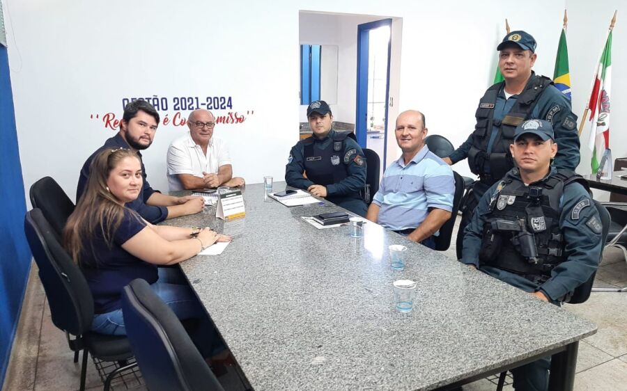 Comandante da Polícia Militar de Rio Verde reune com prefeito municipal