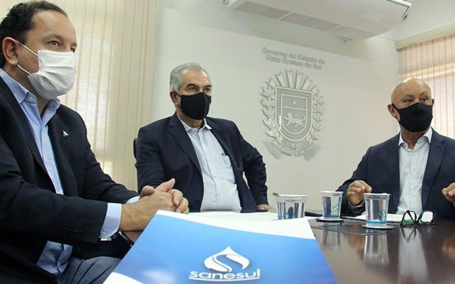 Governo acaba com tarifa  mínima e reduz cobrança de  água para consumidores da Sanesul