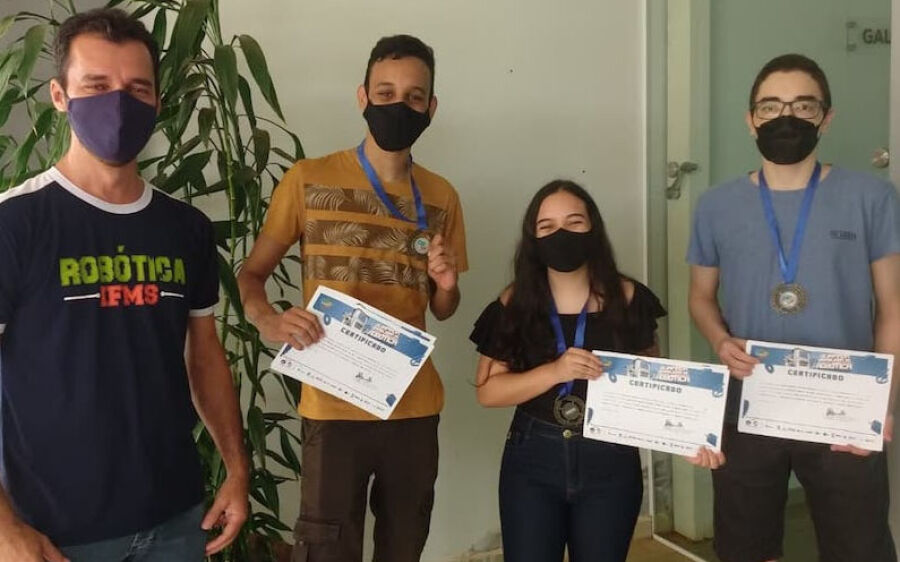 Estudantes do IFMS Campus Coxim recebem medalha de 3º lugar na Olimpíada Brasileira de Robótica