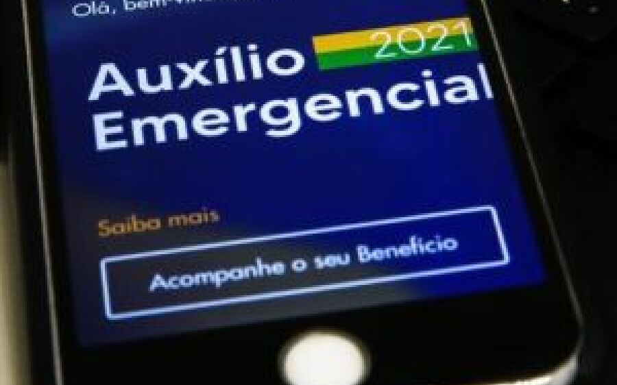 Auxílio emergencial teve 350 mil pessoas irregulares, diz Tribunal de Contas