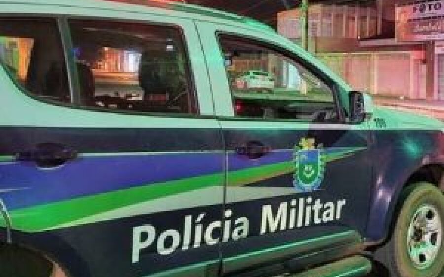 Por ciúmes, homem atropela mulher e os três filhos