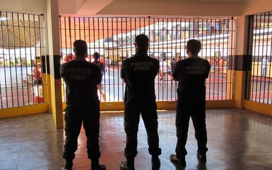 Governo concede promoção funcional a 557 policiais penais de MS