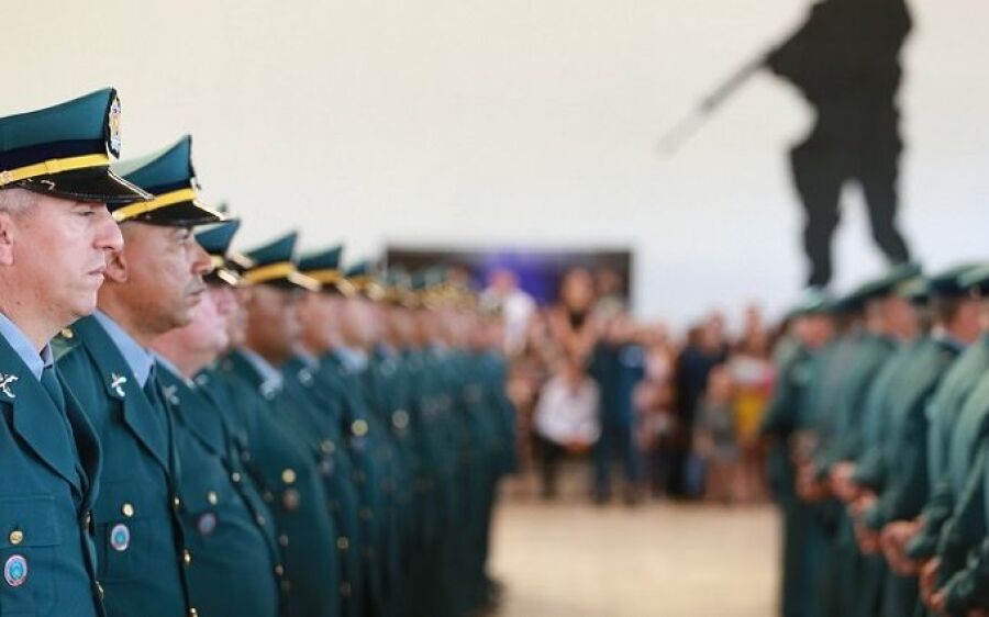 Governador promove bombeiros e policiais militares e zera fila de promoções de 2021