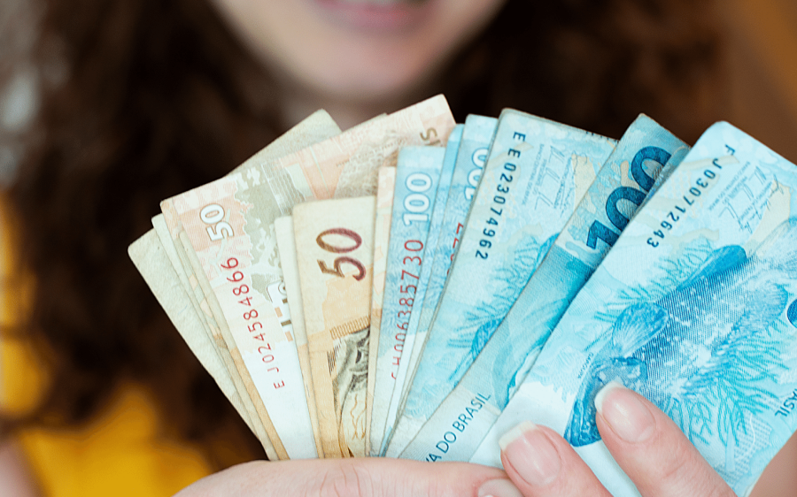 Prefeitura deposita salário de  dezembro e injeta mais de R$ 6 milhões de reais na economia local