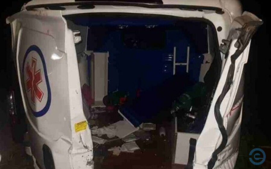 Enfermeira morre em acidente entre ambulância e caminhão na MS-223