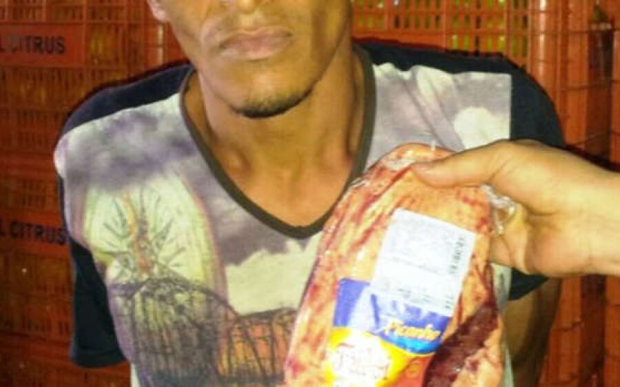 Homem é preso com picanha na cueca
