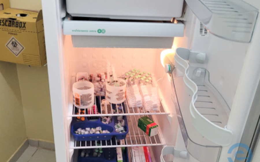 Ladrão deixa porta de refrigerador aberta e São Gabriel do Oeste perde 471 doses de vacinas