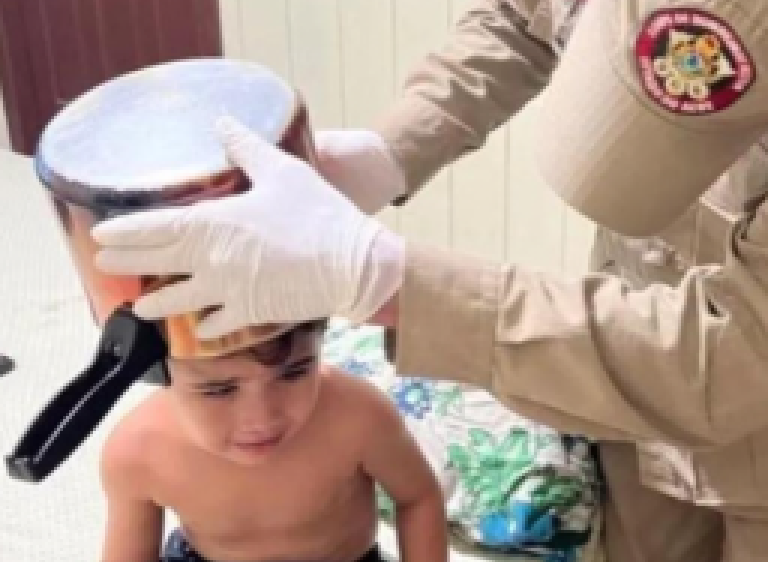 Menino de 4 anos fica com a cabeça presa dentro de panela de pressão no AC e bombeiros são acionados