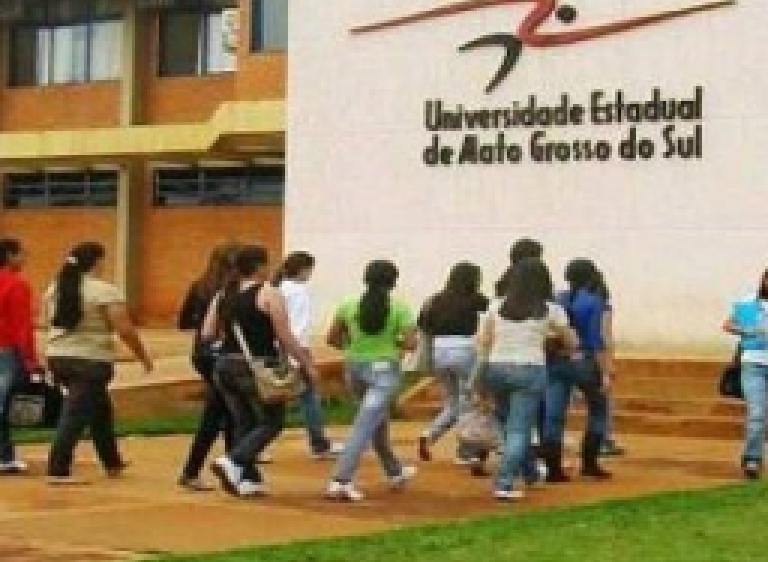 UEMS exigirá comprovante de vacina contra Covid dos estudantes