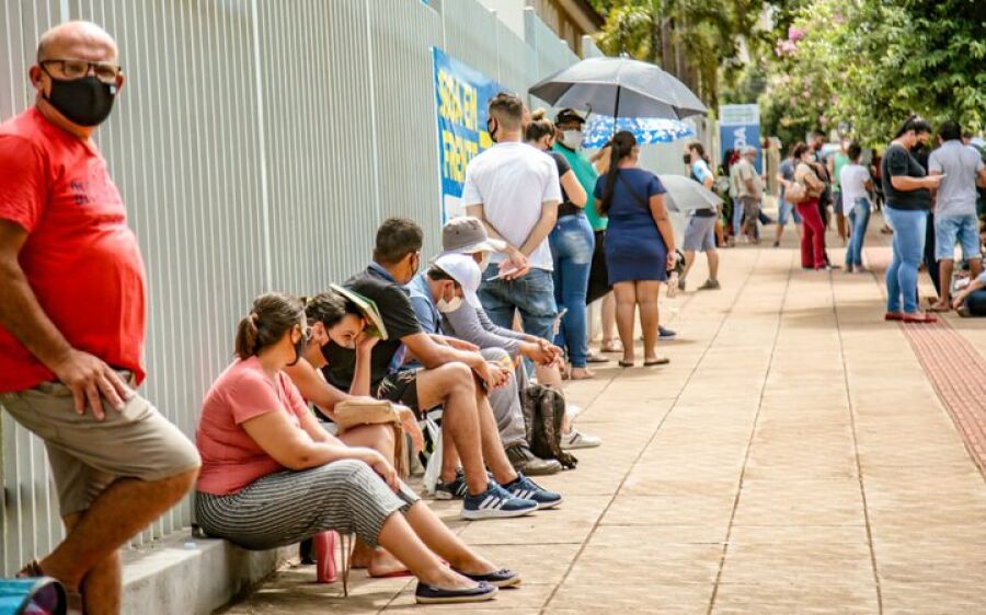 MS tem recorde em 2022 com 4,9 mil casos e 18 mortes por covid em 24 horas