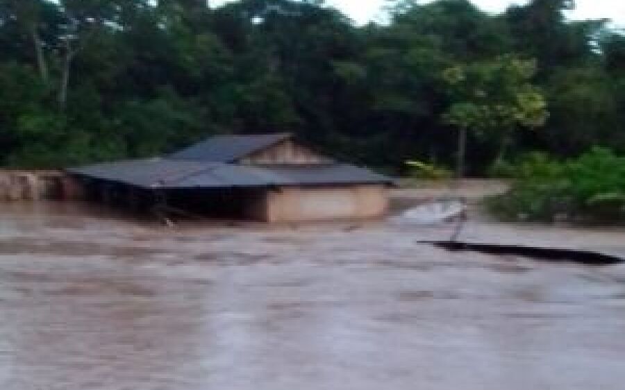 Chuva destrói oito pontes e propriedades rurais são tomadas pelo Rio Coxim