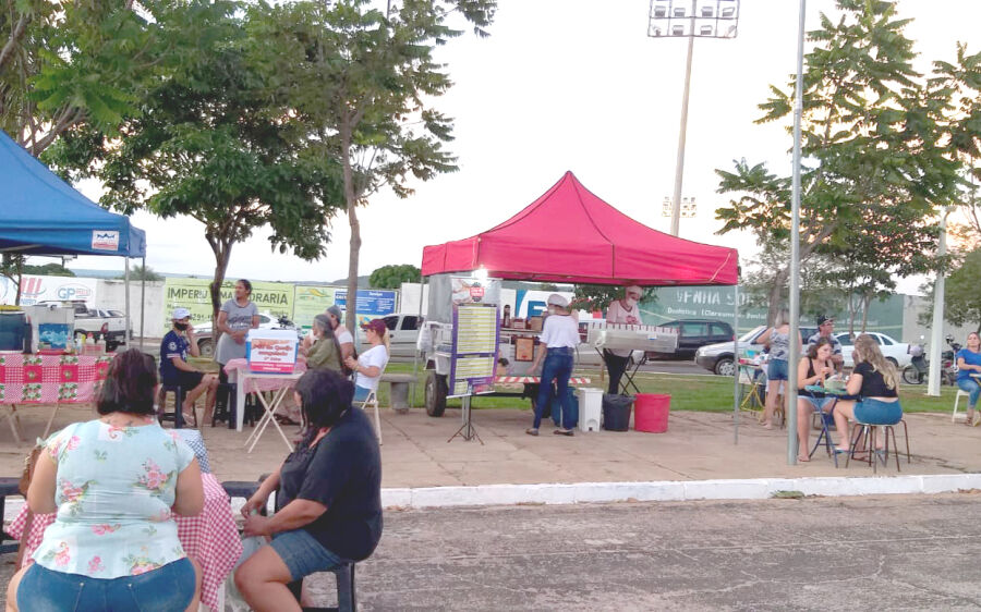 Feirantes da agricultura familiar voltam a comercializar na Concha Acústica