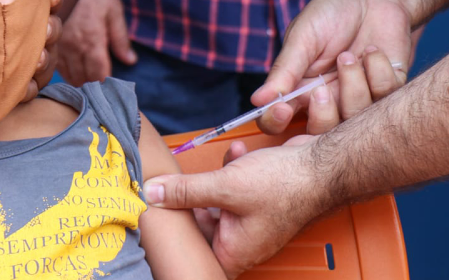 Vacinação pediátrica: mais de 20 mil crianças são  vacinadas contra a Covid-19 em MS