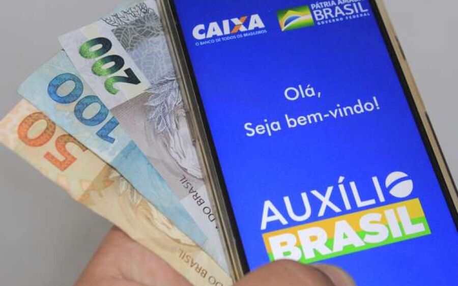 Caixa paga Auxílio Brasil a  beneficiários com NIS final 7