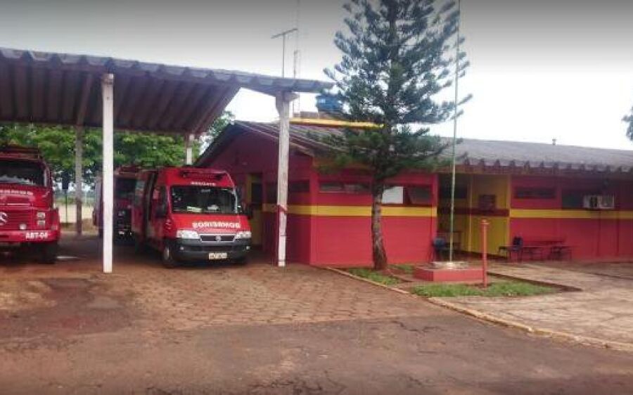 Ao pular em rio para nadar, homem desaparece e Bombeiros fazem buscas