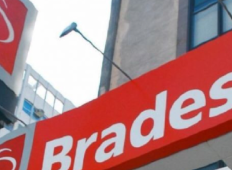 Justiça condena Bradesco a pagar R$ 50 mil a trabalhadora que nunca tirou férias