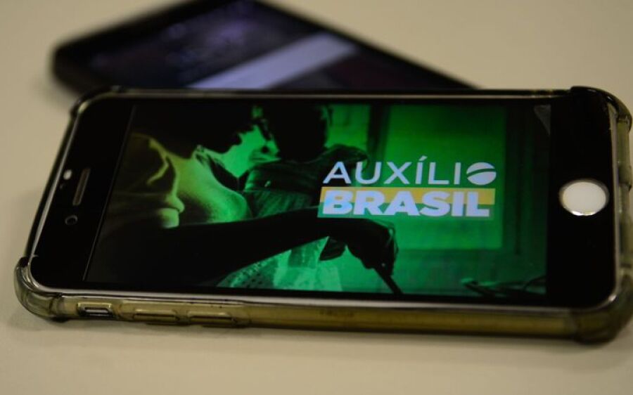 Auxílio Brasil a beneficiários com NIS final 2 é pago nesta segunda