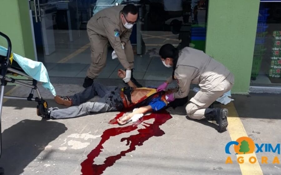 Homem fica gravemente ferido após ser esfaqueado por idoso em avenida de Coxim