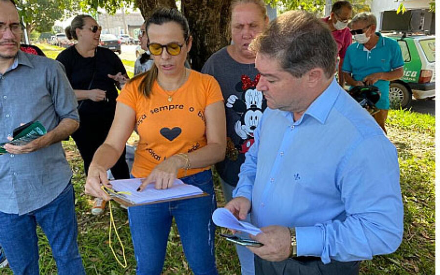 Prefeito presta   esclarecimentos a professores que participaram de protestos 