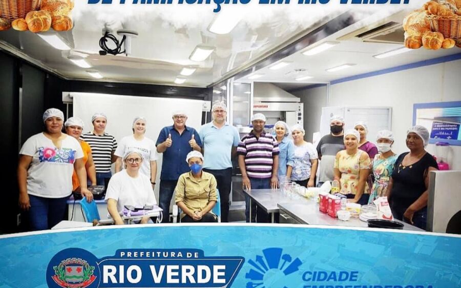 Prefeito Réus acompanha o curso de panificação em Rio Verde