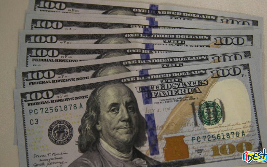 Dólar cai para R$ 4,60 e fecha no menor nível em dois anos