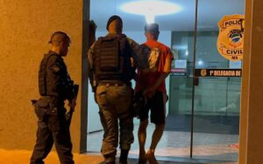 Homem é preso após ser flagrado abusando de criança de 2 anos em fazenda de MS