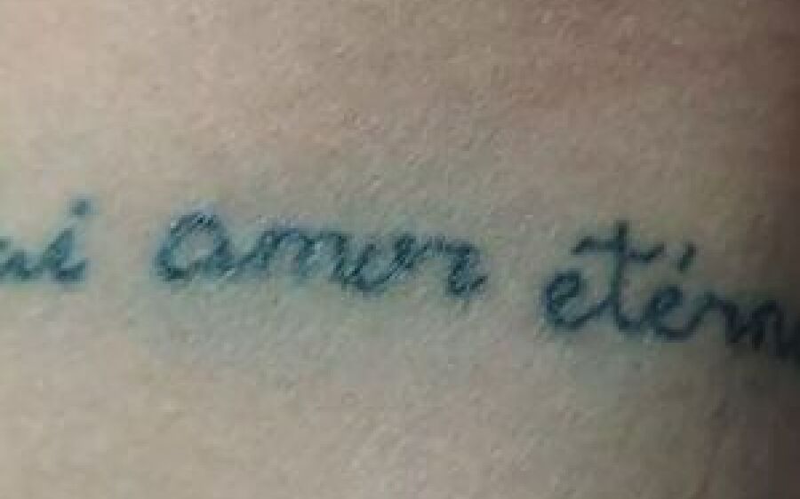 Tatuador terá de pagar R$ 500 por grafia errada no braço de cliente