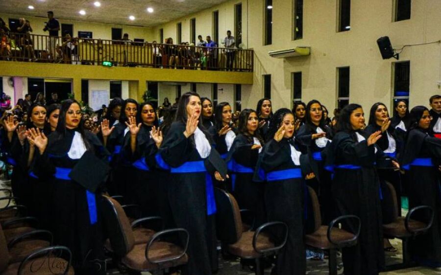 Prefeito Réus Fornari prestigia formatura de quase 60 alunos da Universidade  Anhaguera Uniderp 