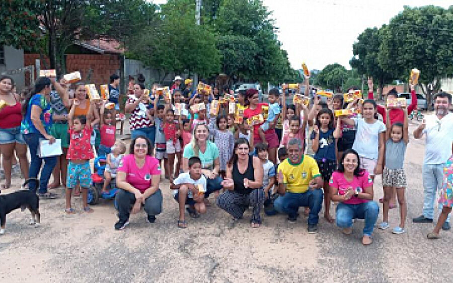 Com apoio de empresários Assistência Social entrega bombons e ovos de páscoa 