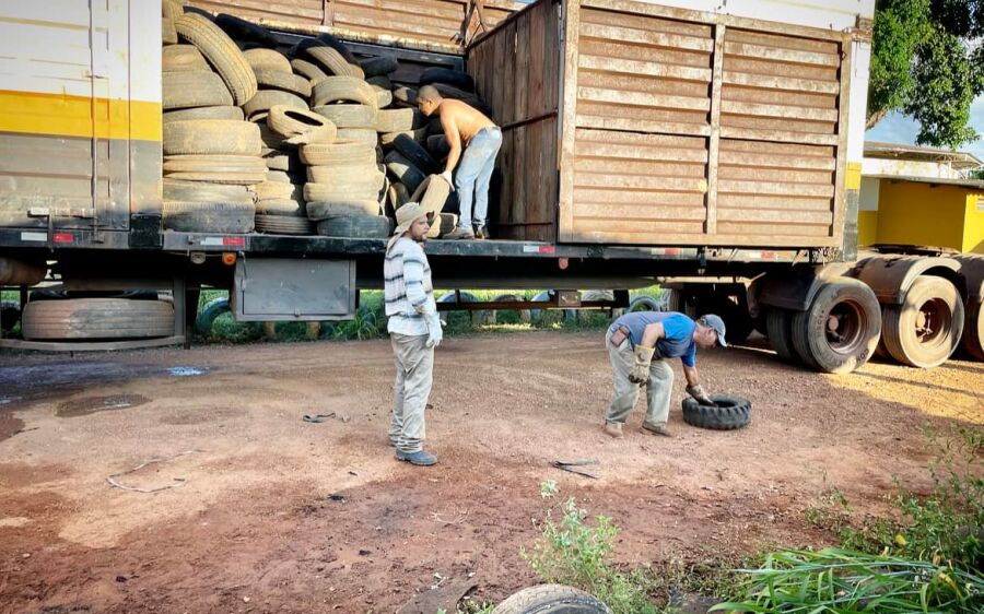 Rio Verde: Prefeitura por meio da Secretaria de Saúde faz  retirada de pneus velhos de borracharias 