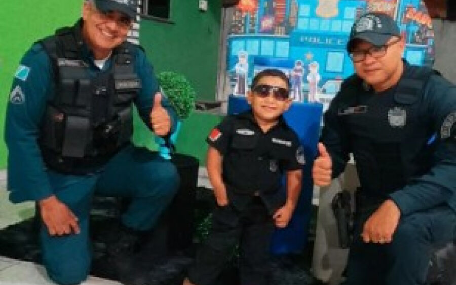 Policiais participam de mais um aniversário de grande fã da PM em Coxim