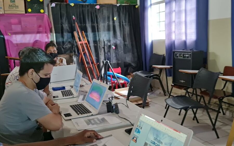 Prefeitura e parceiros  oferecem cursos de  Informática e  Processamento de Frango