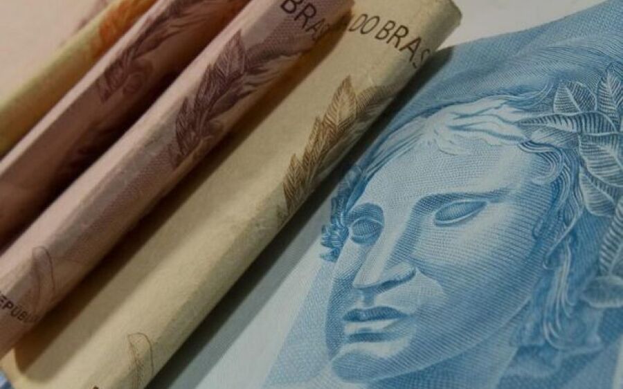 Salário dos servidores municipais estará disponível nas contas a partir de hoje