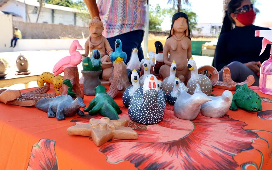 Hoje tem Arte e Artesanato na Praça especial dia das mães