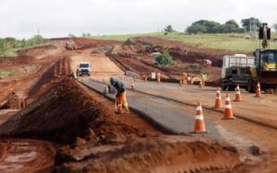 Pavimentação da BR-487, que liga MS ao Paraná, chega a 80% vai encurtar trajeto em até 20 km