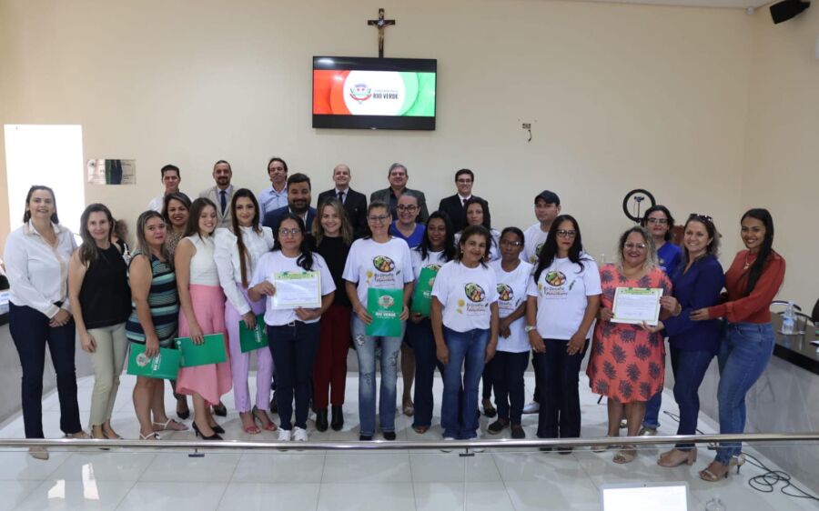 Câmara congratula equipe de merendeiras e merendeiros de Rio Verde