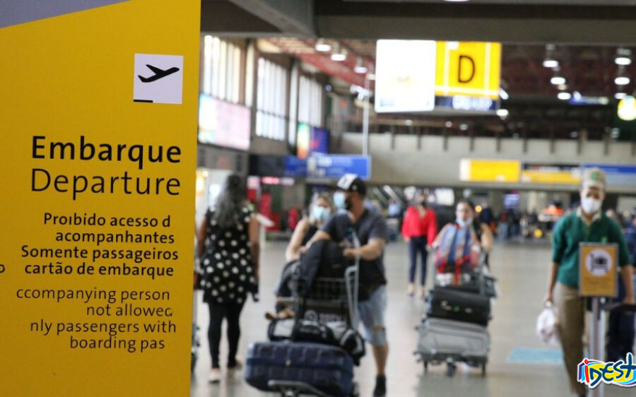 Serviços crescem 1,7% de fevereiro para março, diz IBGE