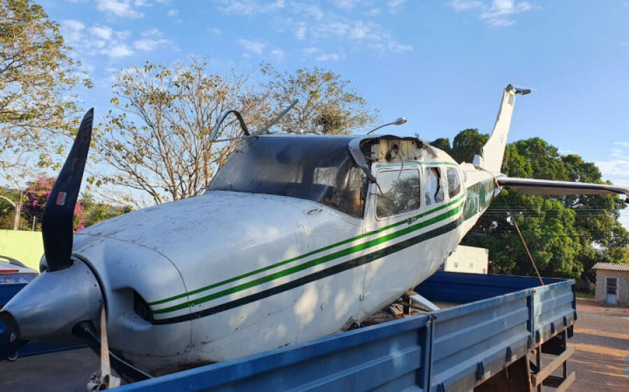 Avião preparado para transporte de drogas é apreendido em Coxim