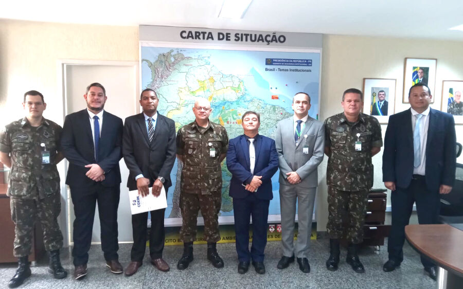Prefeito entrega  requerimento de área para criação Parque  Industrial e Porto Seco