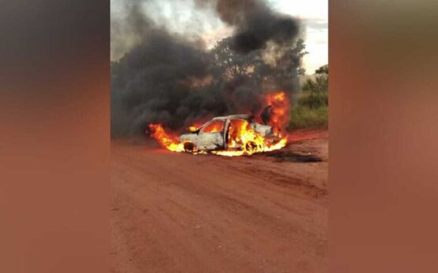 Carro usado em ataque a prefeito de Pedro Juan Caballero é encontrado incendiado