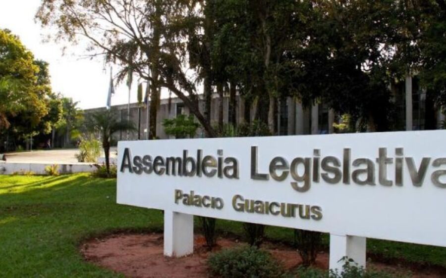 Projeto quer obrigar pais a comparecer em reuniões escolares de filhos em MS