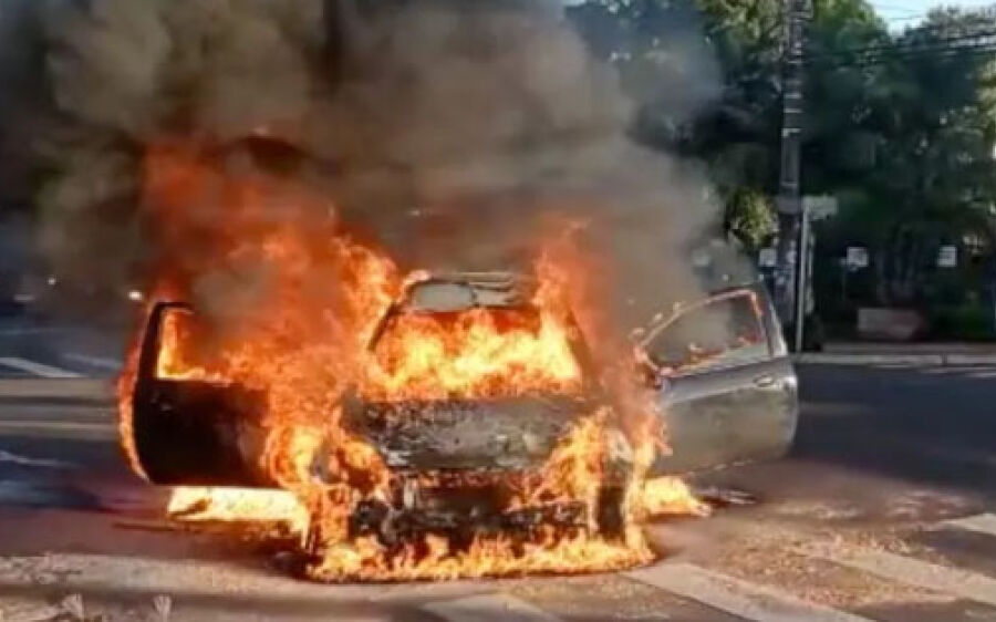 Homem viaja 102 quilômetros para prestar concurso, mas carro pega fogo