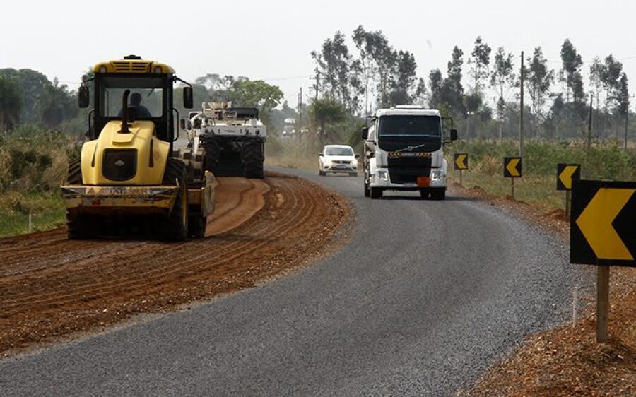 Com investimento de R$ 32 milhões, Governo de MS assina contrato para asfaltar a MS-382, em Bonito